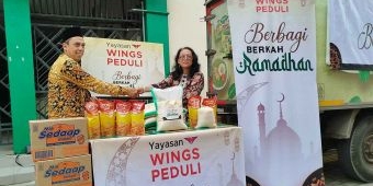 Yayasan Wings Peduli Salurkan 5 Ton Beras ke YPTBU Tambakberas Jombang