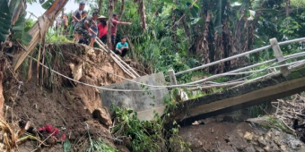 Jembatan di Desa Talunrejo Lamongan Ambruk Akibat Hujan Deras, Akses Warga Terputus
