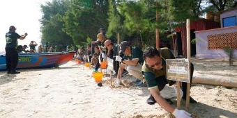 TPPI Gelar Aksi Lingkungan di Pantai Purworejo Tuban