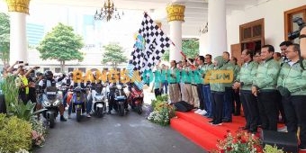 Selain Ikut Konvoi Motor Listrik, Gubernur Khofifah Resmikan PLTS Atap di 20 Titik se-Jawa Timur