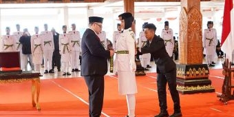 Bupati Kediri Kukuhkan 75 Paskibraka, Doakan Tugas 17 Agustus Berjalan Lancar