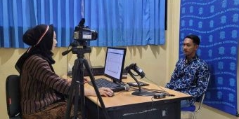 Pemohon SIM di Ngawi Dikejutkan Polisi saat Hari Pahlawan