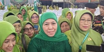 Hadiri Pelantikan PAC dan Ranting Muslimat NU Kabupaten Kediri, Khofifah: Jaga Kebersamaan ini