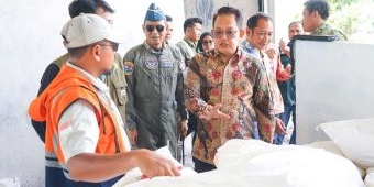 Tinjau Posko OMC, Pj Gubernur Adhy: Upaya Kurangi Dampak Cuaca Ekstrem di Daerah Rawan Banjir