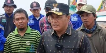 Kunjungi Warga Blaban yang Terkena Musibah, Wabup Pamekasan Sarankan Nelayan Bentuk KUB