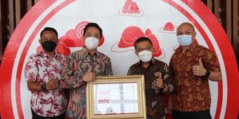 Pemkot Batu Raih Penghargaan Smart Society dalam Indonesia Smart City Conference