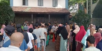 ponpes-tebuireng-salurkan-ribuan-besek-daging-kurban