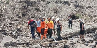 2 Penambang Pasir Tradisional Tertimbun Longsor di Blitar, Satu Tewas