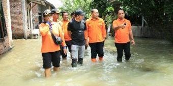 Dampingi Anggota DPRD Jatim, Tim BPBD Tinjau Penanganan Banjir Tulangan Sidoarjo