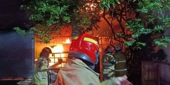 Rumah di Simo Gunung Surabaya Terbakar, 6 Orang Alami Luka-luka