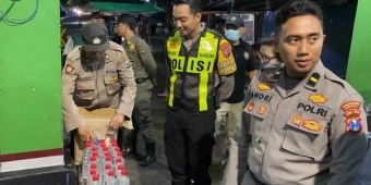 Ramadhan 2023, Polisi di Surabaya Amankan 30 Botol Arak