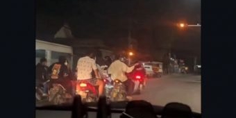 Polisi Tangkap 10 Pemuda Diduga Gangster Bersajam di Jalan Demak Surabaya