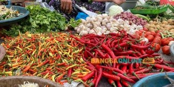 Daftar Harga Sembako Surabaya Hari Ini: Rawit Melejit, Cabai Besar dan Bawang Putih Turun