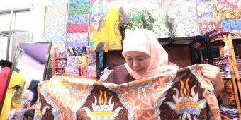 Kunjungi Kawasan Usaha Batik Khas Sidoarjo, Khofifah Ulas Kekayaan Budaya