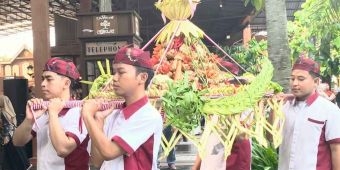 Kirab Ketupat Coklat Jadi Daya Tarik Lebaran di Kampung Coklat Blitar