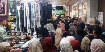 Pasar Tanah Abang Ramai Pengunjung Jelang Ramadhan