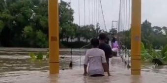 Bengawan Solo Meluap, Akibatkan 17 Desa di Ngawi Terendam Banjir