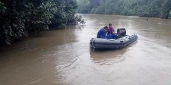 Jatuh dari Geladak Penyeberangan Perahu, Warga Driyorejo Gresik Tenggelam di Kali Surabaya