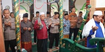 Polres Batu Gelar Sholat Ghaib untuk Affan Kurniawan, Driver Ojol yang Dilindas Barracuda Brimob