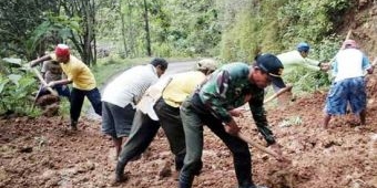 Gemarang Madiun Alami Longsor, TNI Cancut Taliwondo 