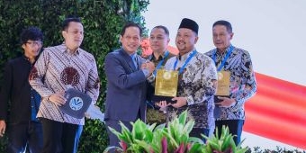 Pemkab Gresik Raih Penghargaan Pengelolaan Sampah Menuju Kabupaten Bersih