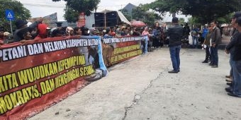 Tak Kunjung Tuntas, FMPN Blitar Unjuk Rasa Desak APH Usut Surat Palsu KPK