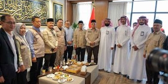 Larang Beri Fee, Menhaj Gus Irfan Haruskan Pemilik Dapur Beli Bahan Baku Makanan dari Indonesia