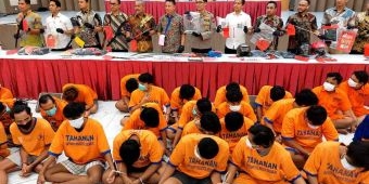 Polda Jatim Gelar Hasil Operasi Pekat Semeru 2025, Ada 2.300 Tersangka Termasuk dari Debt Collector