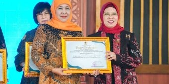 SK Badan Hukum  Koperasi Merah Putih di Jatim Rampung Tercepat di Indonesia, Ini Kata Khofifah