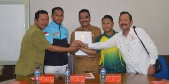 19 Atlet Hockey Asal SMAN 1 Menganti Kunjungi Kantor Bupati Gresik