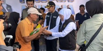 Tekan Inflasi Jelang Lebaran, Gubernur Khofifah Pantau Pasar Murah di Stasiun Lama