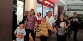 Jalani Pemeriksaan Dugaan Pemalsuan Surat Tanah di Polda Jatim, Nenek Elina Dicecar 48 Pertanyaan