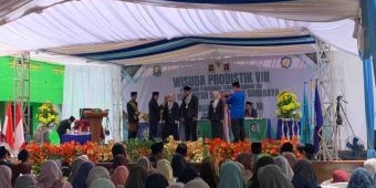 MA Islamiyah Senori Tuban Wisuda 167 Siswa Prodistik Hasil Kerja Sama dengan ITS