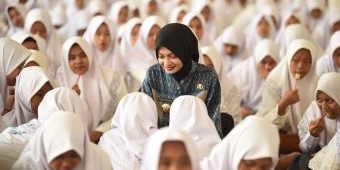 Wali Kota Kediri Dorong Gaya Hidup Sehat Santri Lewat Aksi Bergizi di Ponpes Al Amien Ngasinan