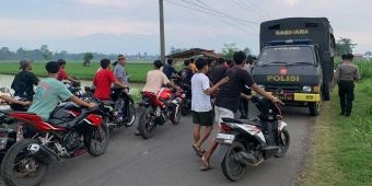 Razia Balap Liar di Jalan Raya Besuk, Polres Probolinggo Amankan Puluhan Sepeda Motor