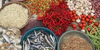 Harga Sembako Jatim Senin 21 Juli 2025: Cabai Rawit Rp42.806/kg, Bawang Merah Rp41.549/kg