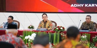 Di RUPS-LB Bank Jatim, Adhy Karyono Optimistis Inisiasi KUB Perkuat Kinerja Perbankan