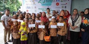 Tasyakuran HUT ke-25 HARIAN BANGSA Diwarnai Santunan Anak Yatim, Rendy: Mereka Anak Hebat