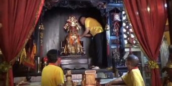 Ritual Ayak Abu dan Kimsin Warnai Persiapan Imlek di Kota Pasuruan