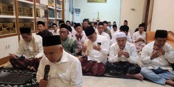 selasa-besok-100-kiai-dan-ribuan-santri-istighatsah-dan-tahlil-akbar-depan-grahadi