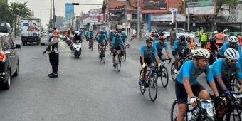 Polresta Sidoarjo Amankan Jalur Tour de Panderman, Warga Antusias Suport para Pembalap