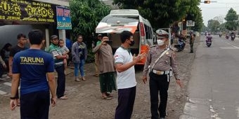 Libatkan Tiga Kendaraan, Kecelakaan Beruntun Terjadi di Jalan Raya Srengat Blitar