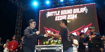 Ribuan Massa Sambut Kedatangan Mas Dhito saat Battle Sound Horeg