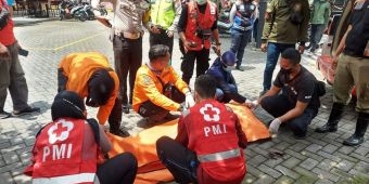 Diduga Serangan Jantung, Driver Ojol Meninggal Saat Tunggu Orderan di Depan Resto Jalan Jemursari