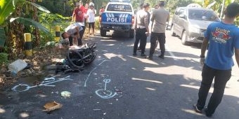 Adu Banteng Mobil Vs Motor di Ngoro Jombang, Pasutri Berboncengan Tewas