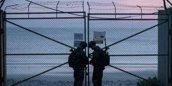 Tentara Korea Utara Tembak Mati dan Bakar Tubuh Pejabat Korea Selatan