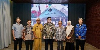 Bupati Kediri Terapkan Rapor Guru di SMA Dharma Wanita Boarding School