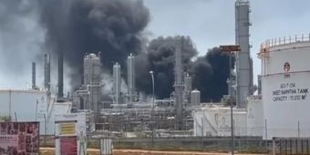 Kilang TPPI Tuban Terbakar, Warga Panik Hingga Sempat Mengungsi