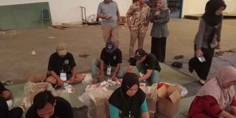 KPU dan Bawaslu Kabupaten Pasuruan Pantau Proses Pelipatan Surat Suara Pilkada 2024