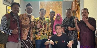 Sambangi Warga Disabilitas, Adiel Kanantha Berikan Kursi Roda